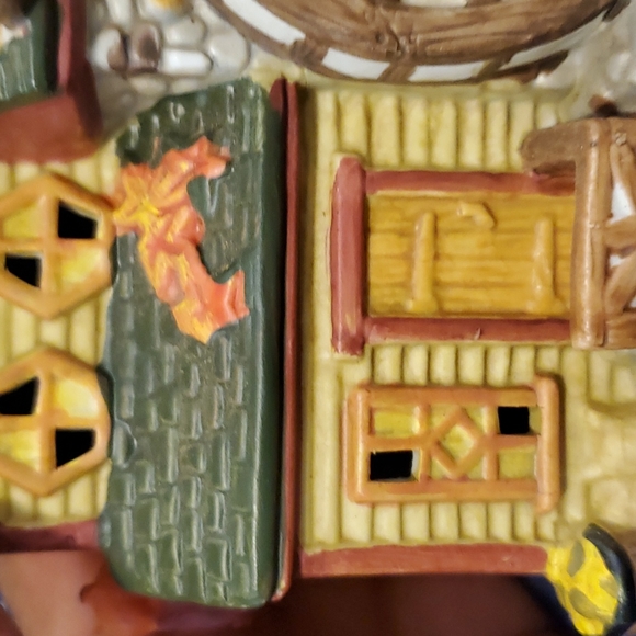 5.25 Porcelain house - Picture 6 of 6